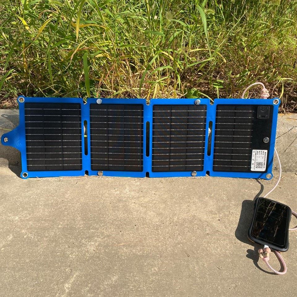 Přenosný solární panel 20W